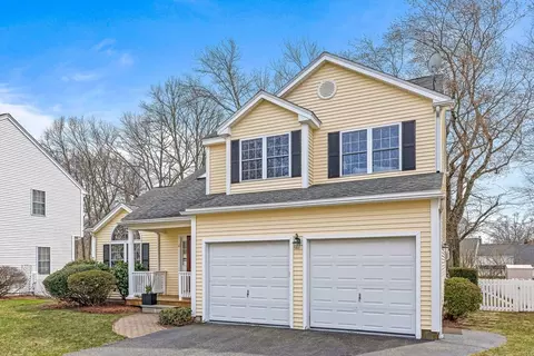 Exterior - 10 Jay Dr, Framingham, MA 01701 photo 10 of 11
