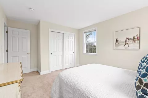 Bedroom - 10 Jay Dr, Framingham, MA 01701 photo 4 of 4