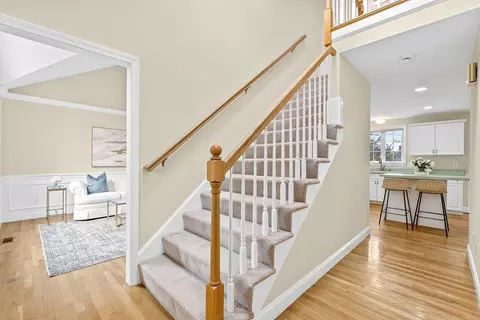Entry Way - 10 Jay Dr, Framingham, MA 01701 photo 1 of 2