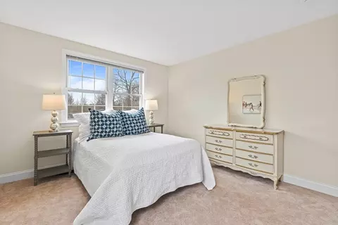 Bedroom - 10 Jay Dr, Framingham, MA 01701 photo 3 of 4