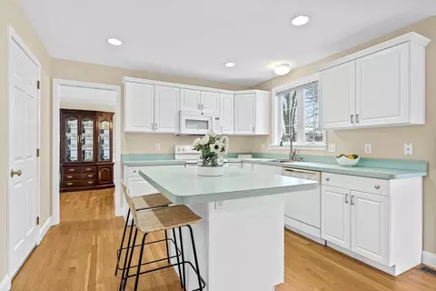 Kitchen - 10 Jay Dr, Framingham, MA 01701 photo 1 of 3