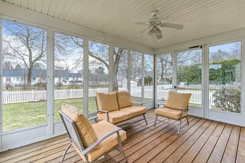 Exterior - 10 Jay Dr, Framingham, MA 01701 photo 2 of 11