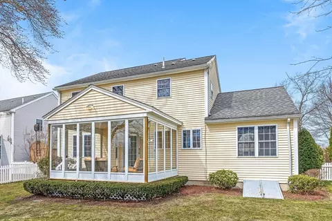 Exterior - 10 Jay Dr, Framingham, MA 01701 photo 9 of 11