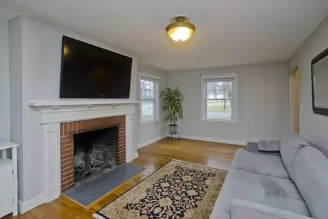 Living - 6 Venture Dr, Springfield, MA 01119 photo 5 of 5