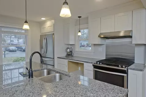 Kitchen - 6 Venture Dr, Springfield, MA 01119 photo 6 of 9