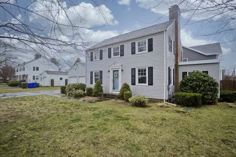 Exterior - 6 Venture Dr, Springfield, MA 01119 photo 3 of 5