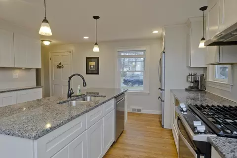 Kitchen - 6 Venture Dr, Springfield, MA 01119 photo 5 of 9
