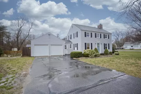 Exterior - 6 Venture Dr, Springfield, MA 01119 photo 2 of 5