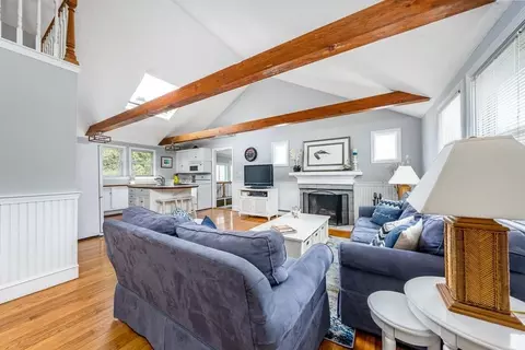 Living - 492 Scudder Ave, Barnstable, MA 02601 photo 3 of 5