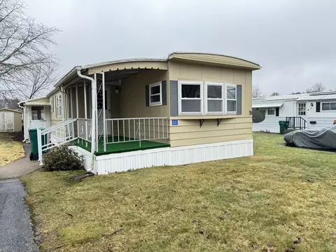 11 Robert Rd, Plainville, MA 02762