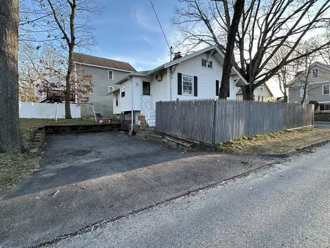 Exterior - 63 Warner Ave, Worcester, MA 01604 photo 2 of 5