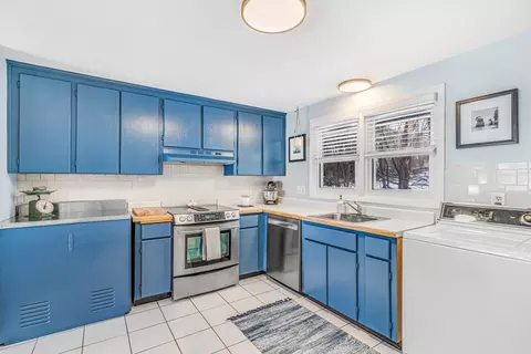 Kitchen - 4 Temi Rd, Hudson, MA 01749 photo 3 of 3