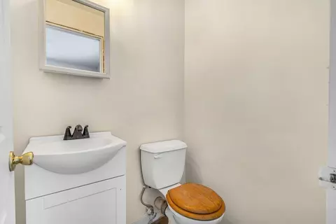Bath - 4 Temi Rd, Hudson, MA 01749 photo 1 of 2