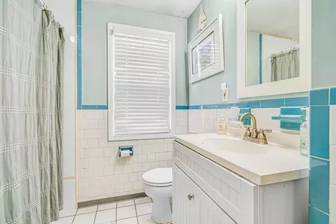 Bath - 4 Temi Rd, Hudson, MA 01749 photo 2 of 2