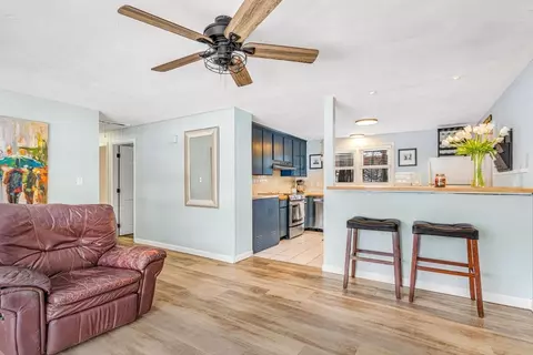 Living - 4 Temi Rd, Hudson, MA 01749 photo 2 of 4