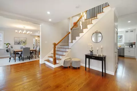 Entry Way - 38 Gray St, Arlington, MA 02476 photo 2 of 5
