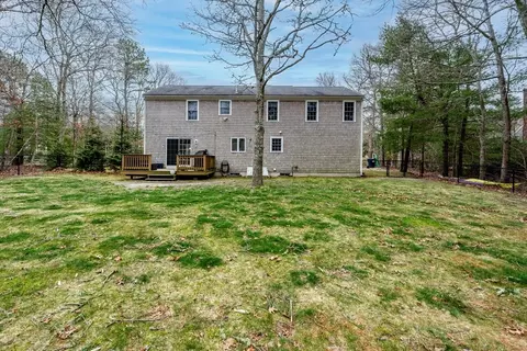 Exterior - 20 Yardarm Dr, Mashpee, MA 02649 photo 10 of 15
