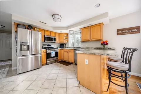 Kitchen - 20 Yardarm Dr, Mashpee, MA 02649 photo 1 of 4