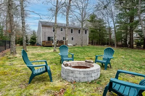 Exterior - 20 Yardarm Dr, Mashpee, MA 02649 photo 3 of 15