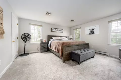 Bedroom - 20 Yardarm Dr, Mashpee, MA 02649 photo 3 of 7