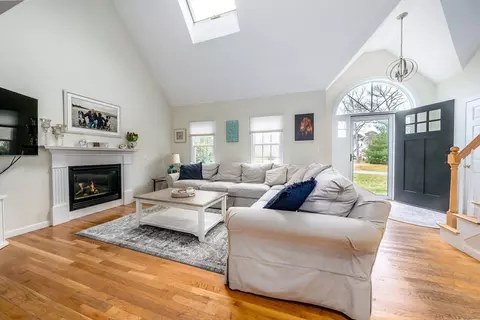 Living - 20 Yardarm Dr, Mashpee, MA 02649 photo 2 of 5