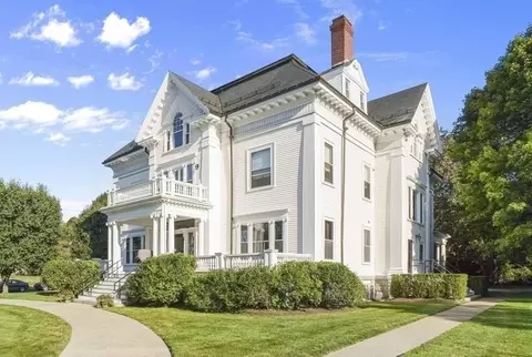 84 Eldredge St #6, Newton, MA 02458