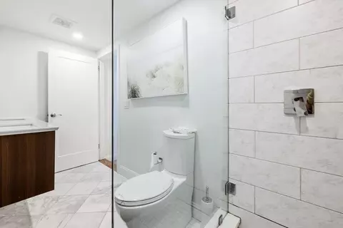 Bath - 750 Davol St #1216, Fall River, MA 02720 photo 3 of 5