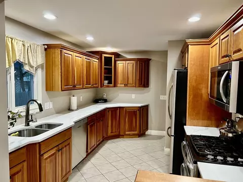 Kitchen - 311 Bridle Path, Worcester, MA 01604 photo 1 of 2