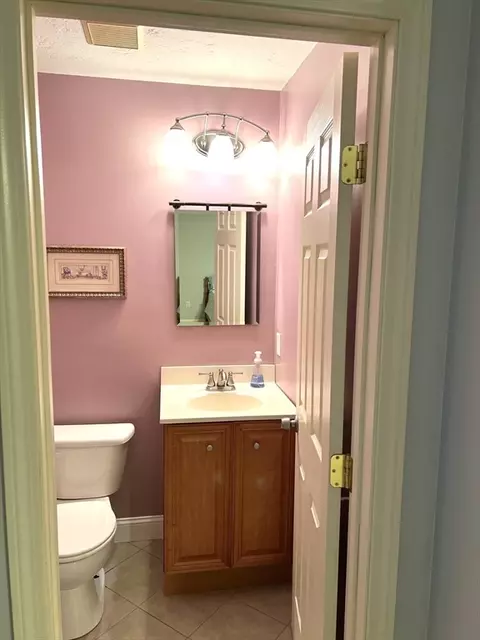 Bath - 311 Bridle Path, Worcester, MA 01604 photo 2 of 4