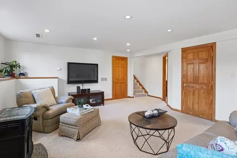 Living - 16 Juniper Ridge Rd, Acton, MA 01720 photo 6 of 9