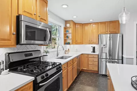 Kitchen - 16 Juniper Ridge Rd, Acton, MA 01720 photo 3 of 4