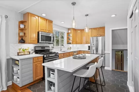 Kitchen - 16 Juniper Ridge Rd, Acton, MA 01720 photo 2 of 4