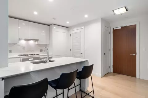 133 Seaport Blvd #917, Boston, MA 02210