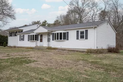 2278 County St, Taunton, MA 02780