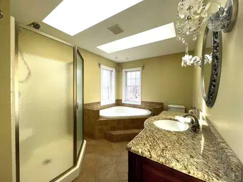 Bath - 130 Keys Rd, Warren, MA 01083 photo 3 of 4