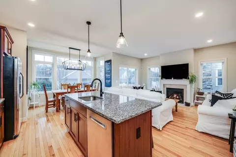 19 Boatwrights Loop, Plymouth, MA 02360