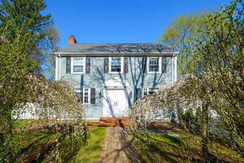 822 Walnut St, Newton, MA 02459