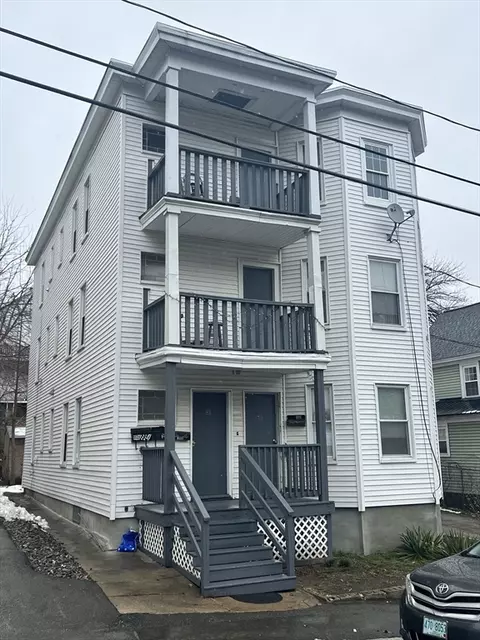79 Pilling St, Haverhill, MA 01832