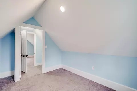 Entry Way - 174 Allen St, Springfield, MA 01108 photo 2 of 5