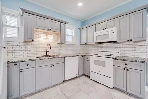 Kitchen - 174 Allen St, Springfield, MA 01108 photo 4 of 4