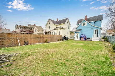 Exterior - 174 Allen St, Springfield, MA 01108 photo 5 of 8