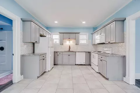 Kitchen - 174 Allen St, Springfield, MA 01108 photo 1 of 4