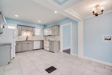 Kitchen - 174 Allen St, Springfield, MA 01108 photo 2 of 4