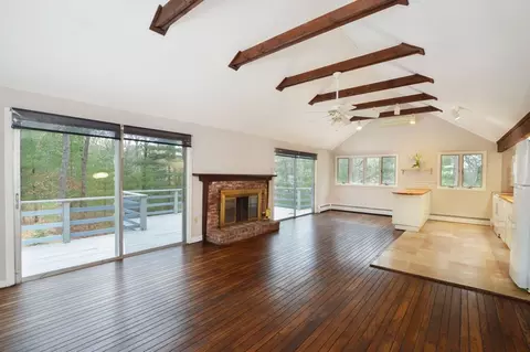 8 Indian Mound Ln, Falmouth, MA 02540
