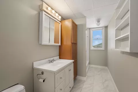 Bath - 58 Providence St, Worcester, MA 01604 photo 1 of 1