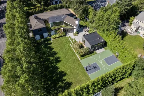15 Croton St, Wellesley, MA 02481