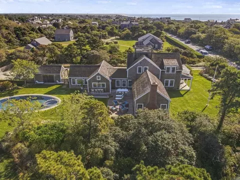 14 Nonantum Ave, Nantucket, MA 02554