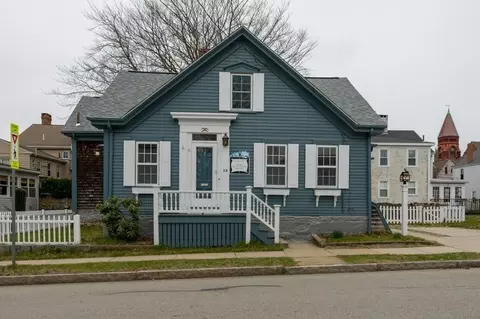 39 Middle St, Fairhaven, MA 02719