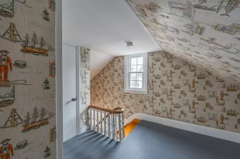 Entry Way - 39 Middle St, Fairhaven, MA 02719 photo 2 of 2