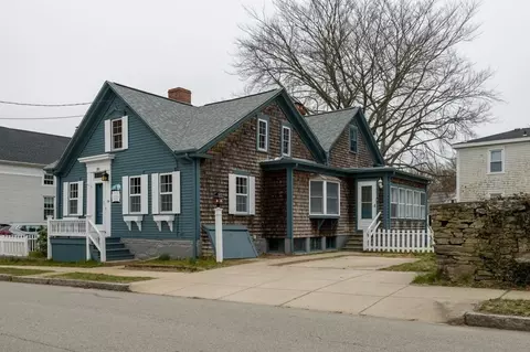 Exterior - 39 Middle St, Fairhaven, MA 02719 photo 5 of 7